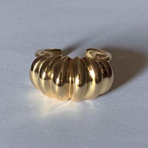 set of 3 gold rings - Picture 3 of 5